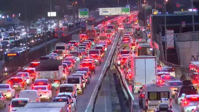 İstanbul'da Trafik Kilitlendi