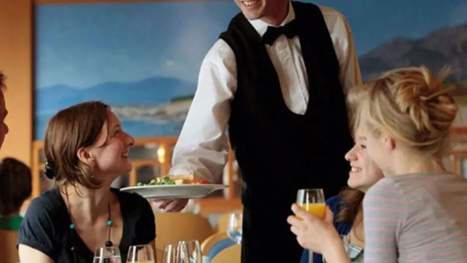 İşletmelerde Zorunlu Servis Ücreti Yasaklanıyor