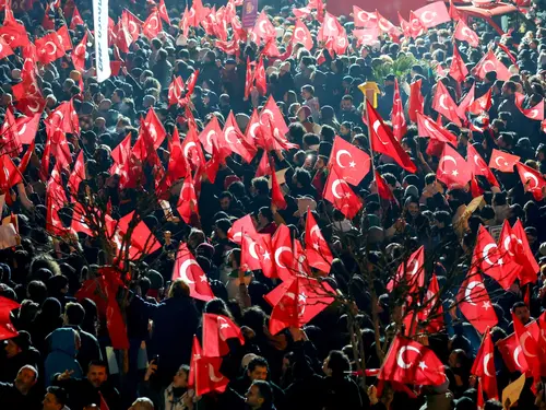 Türkiye'de İstanbul Büyükşehir Belediye Başkanı Hakkında Sosyal Medya Paylaşımları Nedeniyle 37 Kişi Gözaltına Alındı
